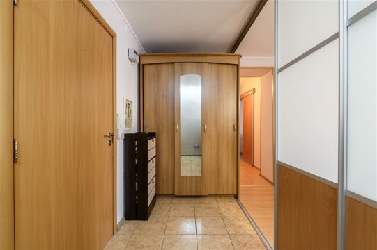 2-к квартира, 10/15 эт., 50м²